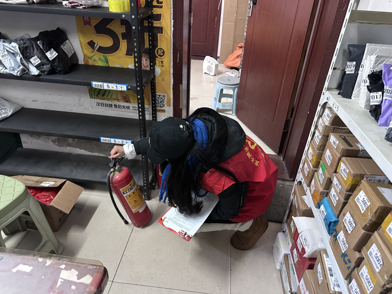 東風(fēng)街道勤儉里社區(qū)：筑牢春節(jié)安全防線，護(hù)航轄區(qū)和諧穩(wěn)定