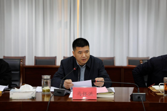 深入學(xué)習(xí)貫徹黨的二十屆四中全會(huì)精神推動(dòng)全區(qū)高質(zhì)量發(fā)展——龍子湖區(qū)委召開理論學(xué)習(xí)中心組學(xué)習(xí)（擴(kuò)大）會(huì)議